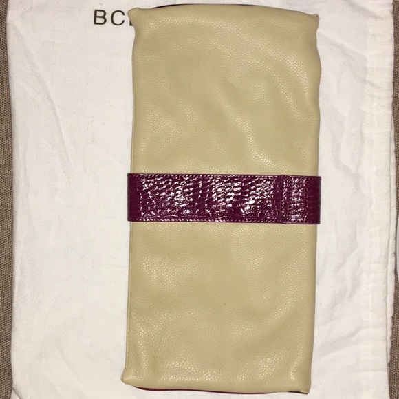 🎀BCBG clutch🎀new🎀 - Picture 3 of 8